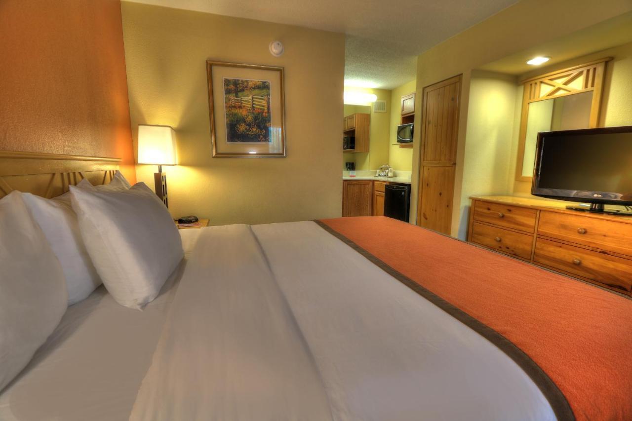 Econo Lodge Pigeon Forge Riverside Buitenkant foto