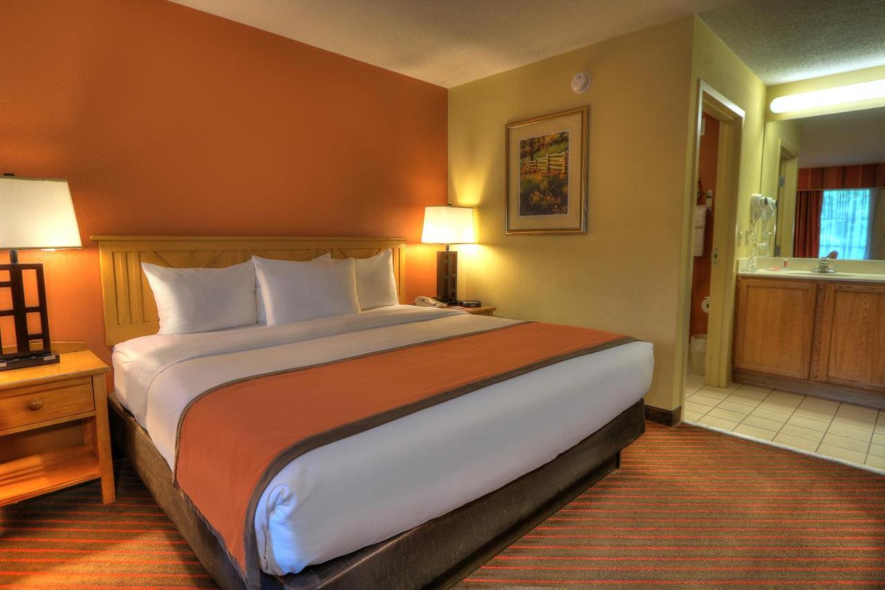 Econo Lodge Pigeon Forge Riverside Buitenkant foto