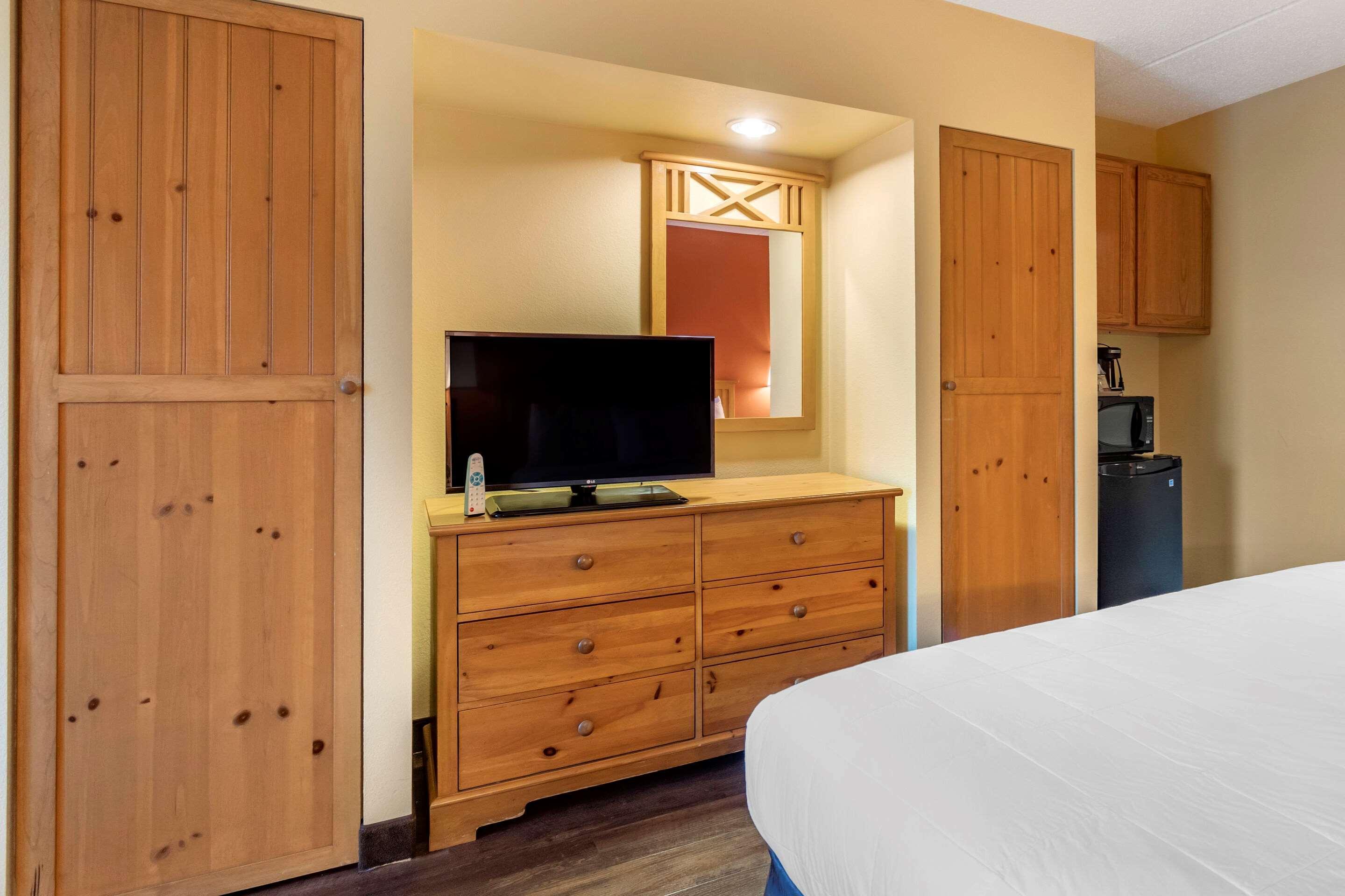 Econo Lodge Pigeon Forge Riverside Buitenkant foto